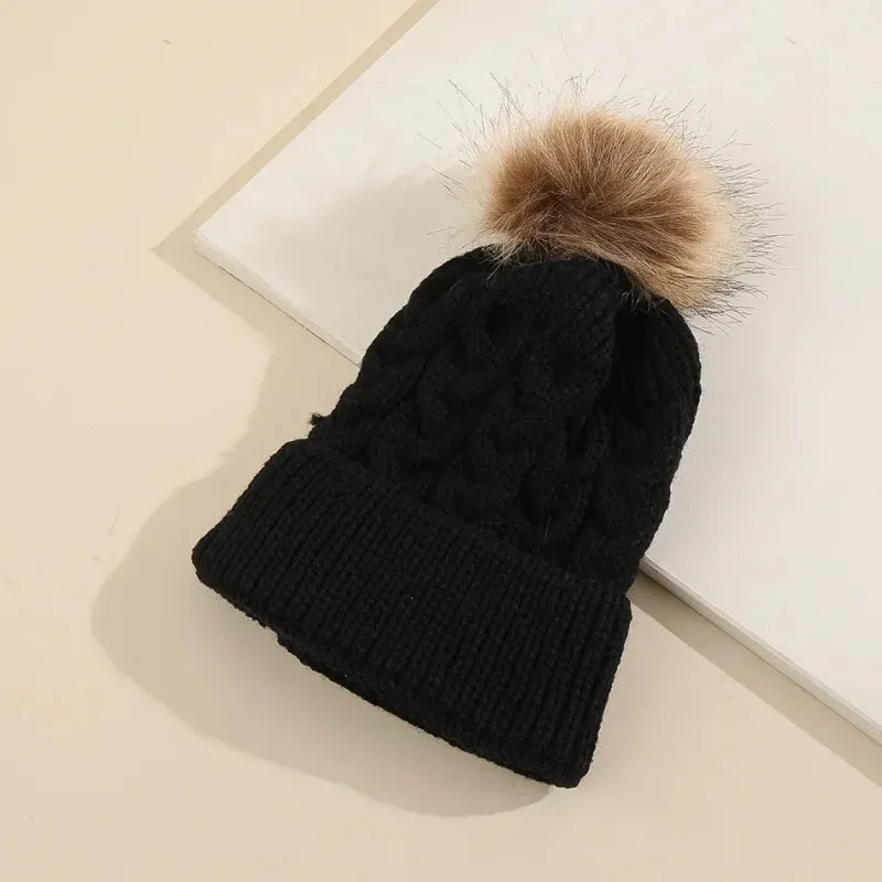 Mini Fashion™ - Skræddersyet Tekst - Hue med pompon Best