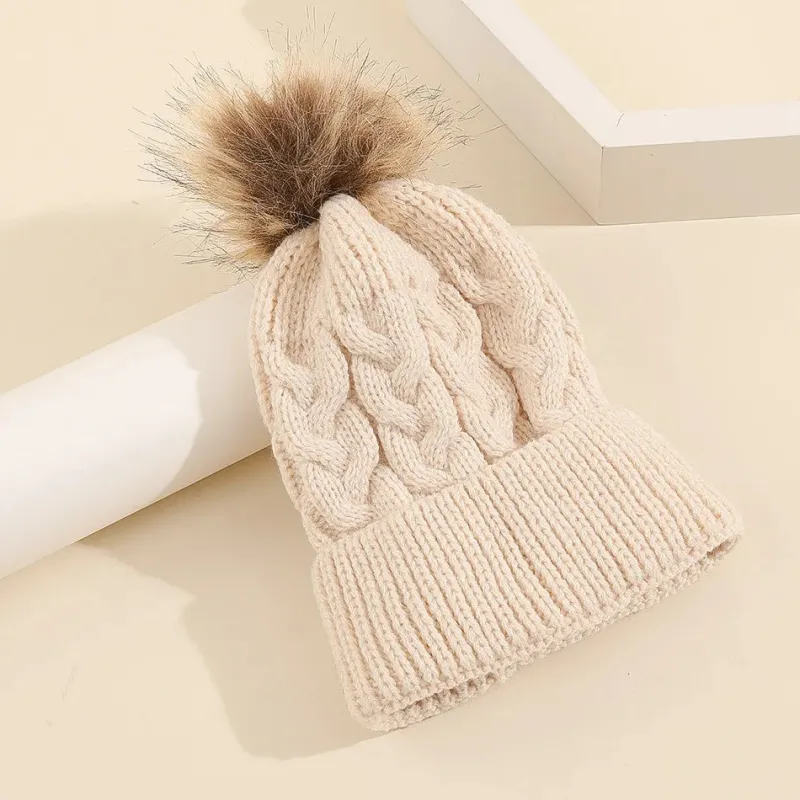 Mini Fashion™ - Skræddersyet Tekst - Hue med pompon Best