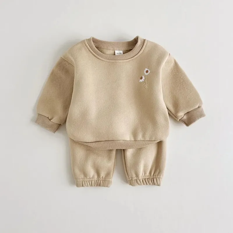 Mini Fashion™ - Varm og behagelig - Træningsdragt med blomsterbroderi Online